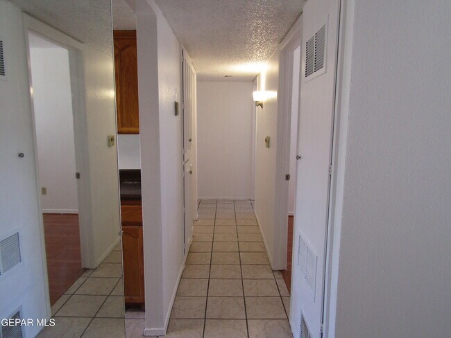 Building Photo - 1500 Babe Hiskey Ln