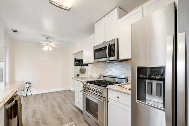 Building Photo - 2561 Pacific St