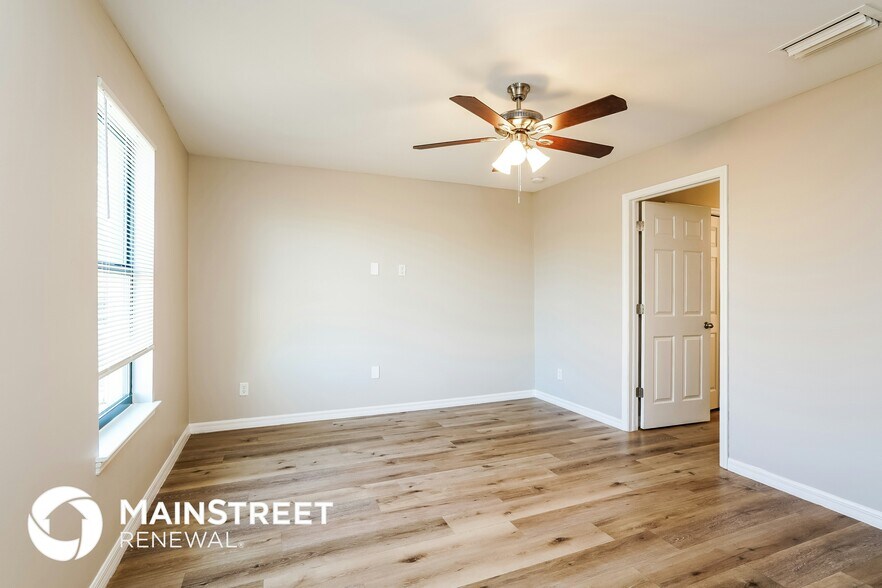 Building Photo - 3800 34th St SW