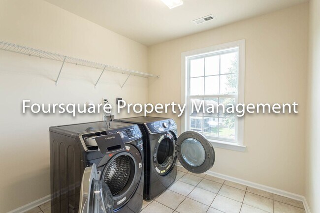 Building Photo - Single Family Home |1st Floor- Guest Suite...