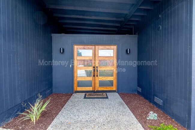 Building Photo - 3057 Otto Dr