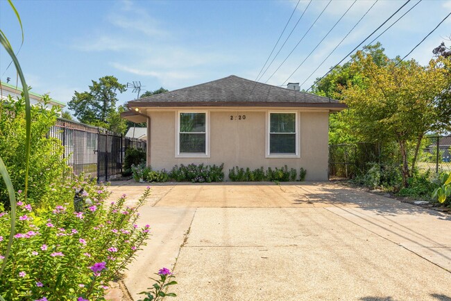 Primary Photo - 2320 Peppermill Rd
