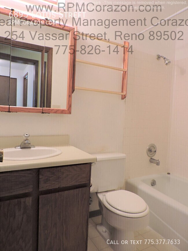 Building Photo - 6895 Lotus St