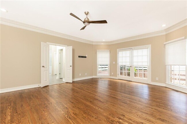 Building Photo - 9360 Nesbit Lakes Dr