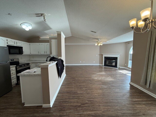 Building Photo - 5000 Lawndale Dr