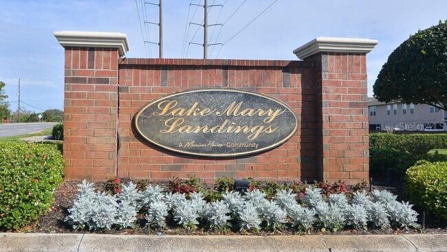 Building Photo - 807 Featherstone Ln