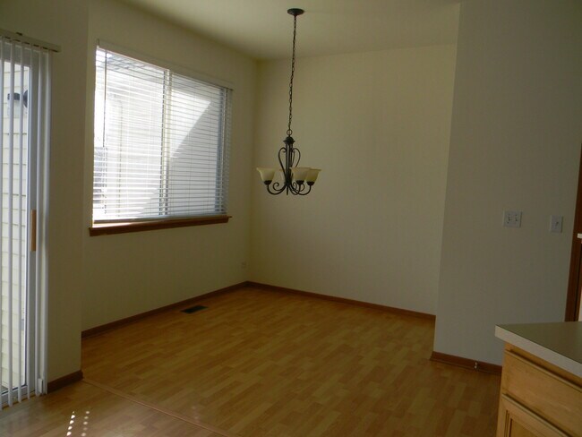 Building Photo - 1542 Sauganash Ct