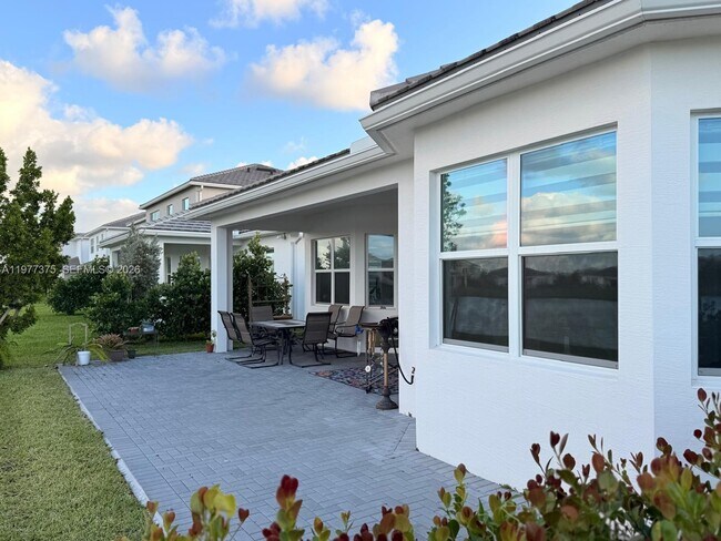 Building Photo - 5426 Pecan Dr