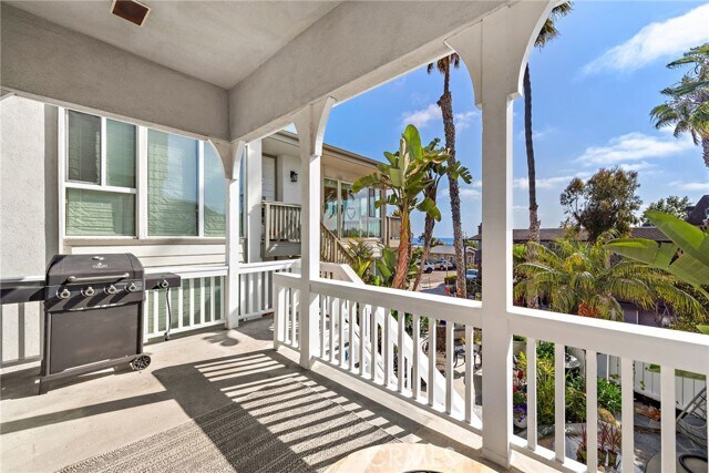 Building Photo - 438 3rd St