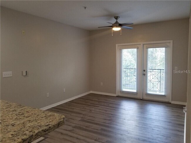 Building Photo - 1910 E Palm Ave