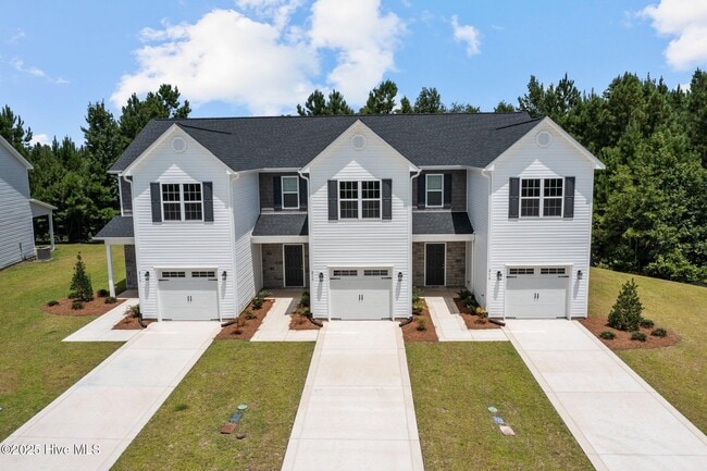 Primary Photo - 215 Verrazzano Ln