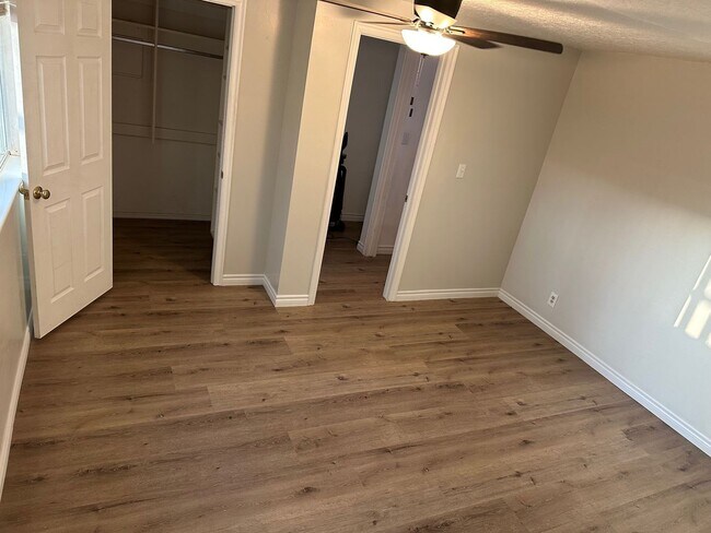 Building Photo - 3 Bedroom Home In St. George With Spacious Backyard