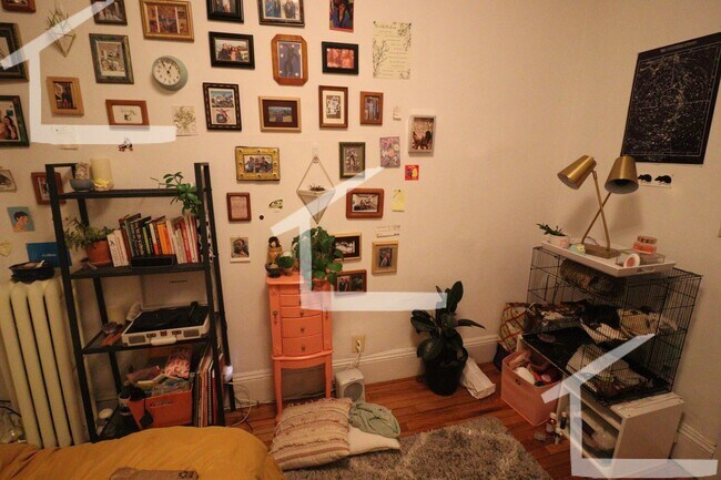 Building Photo - Awesome 2 Bed Apartment for Students