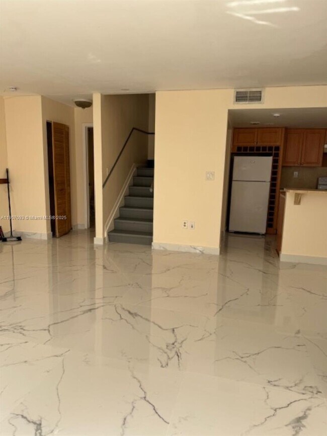 Building Photo - 4570 SW 68th Ct Cir