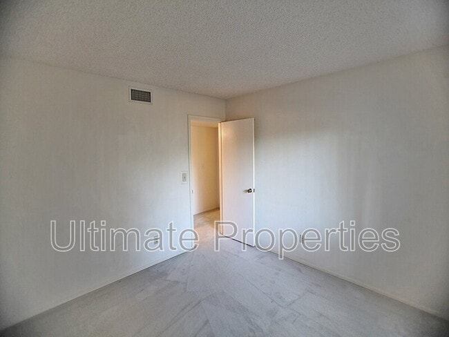 Building Photo - 10345 N 62nd Ave