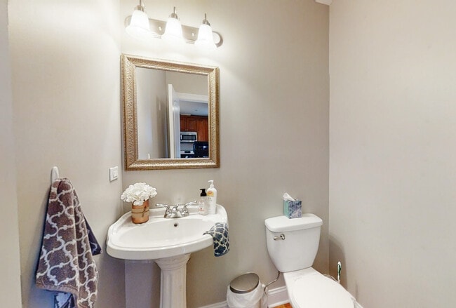 Building Photo - 3884 Wehrman Ave