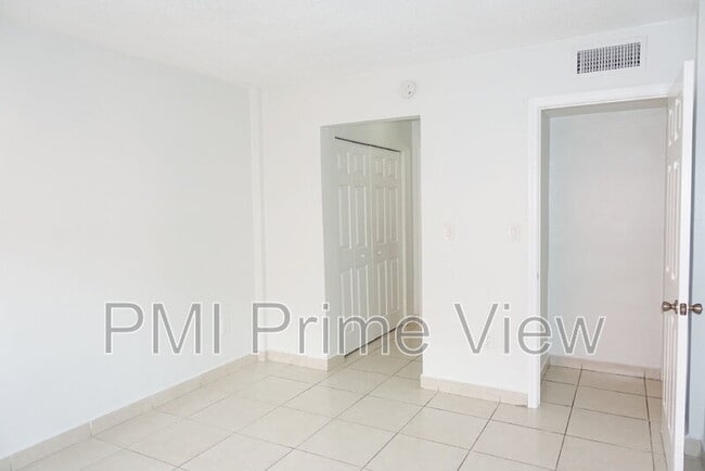 Building Photo - 495 NW 72nd Ave