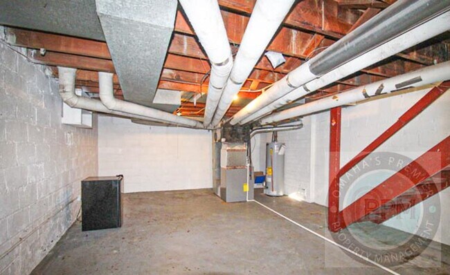 Building Photo - 2 Story 3 Bedroom 2 Bathroom home in the h...