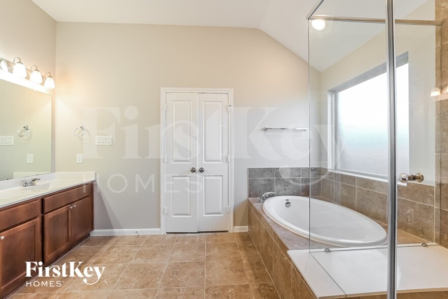 Building Photo - 31206 Harmony Falls Ct
