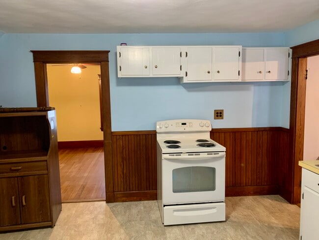 Building Photo - 6 Clark St