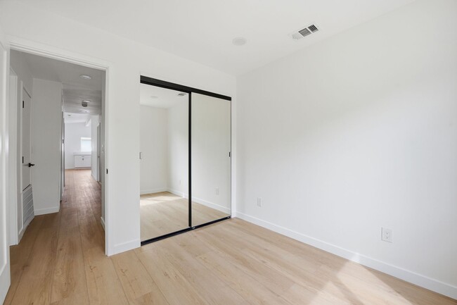 Building Photo - Brand new remodel!