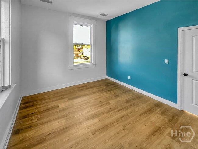 Building Photo - 312 W 37th St