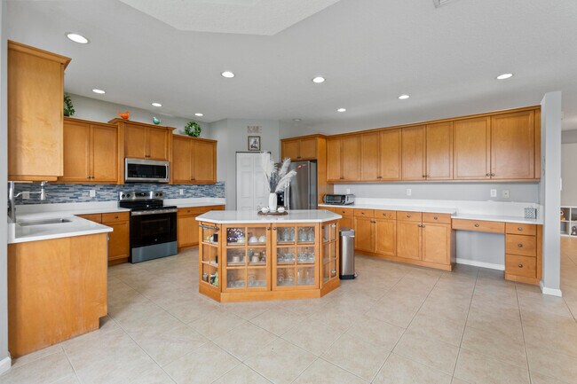Building Photo - 2253 Balsan Way
