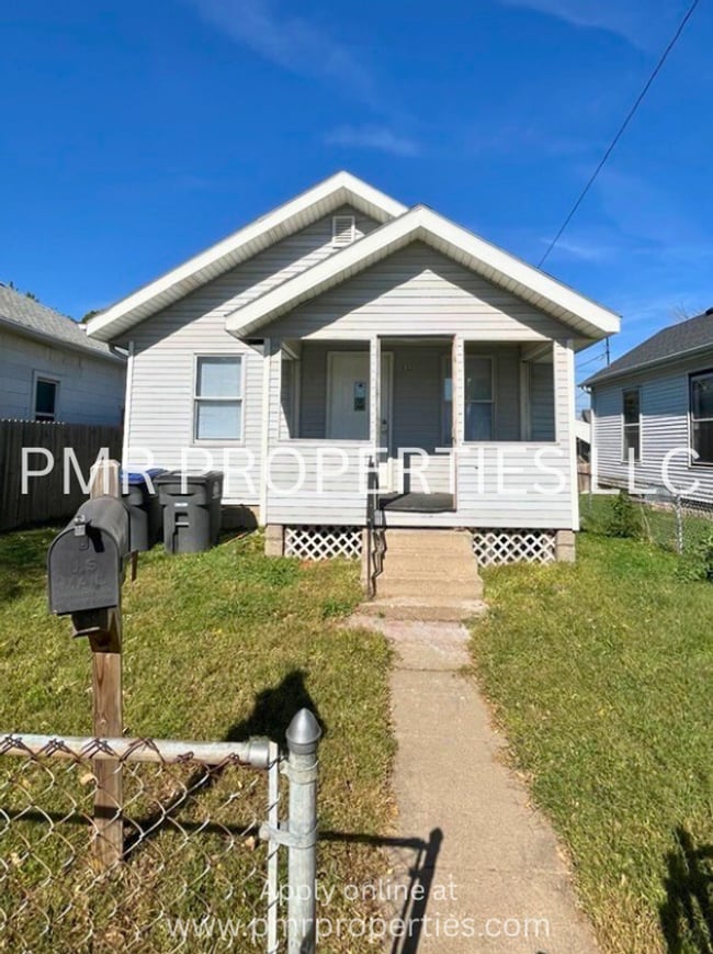 Primary Photo - 2Bedroom / 1Bathroom House