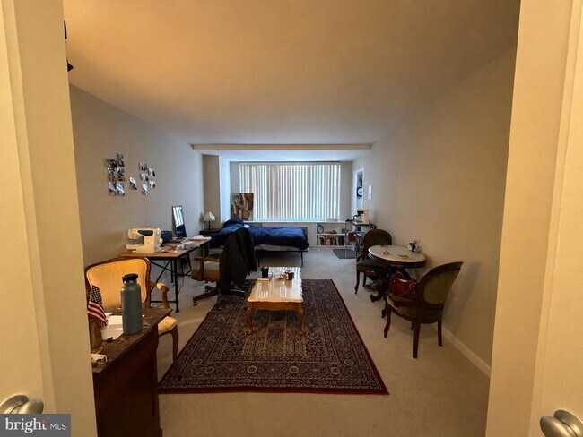 Building Photo - 1121 Arlington Blvd
