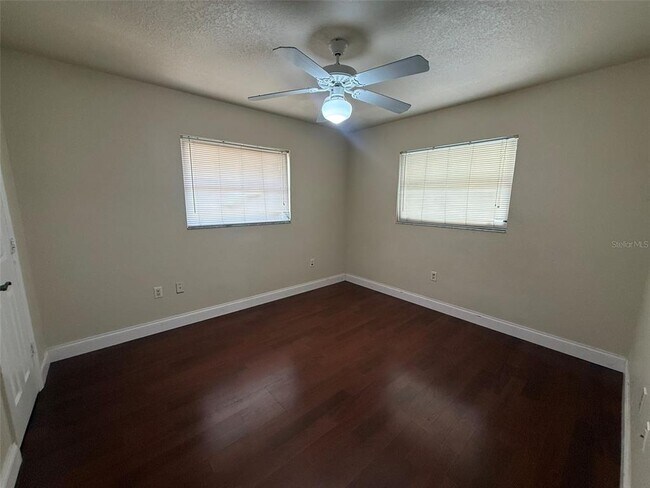 Building Photo - 1001 S Wapello St