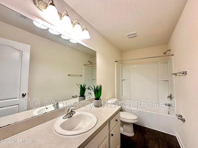 Building Photo - 336 Aralia Ln