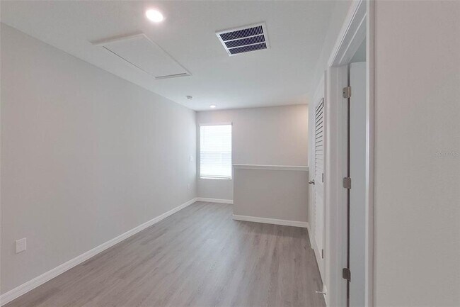 Building Photo - 8641 SW 43rd Ter