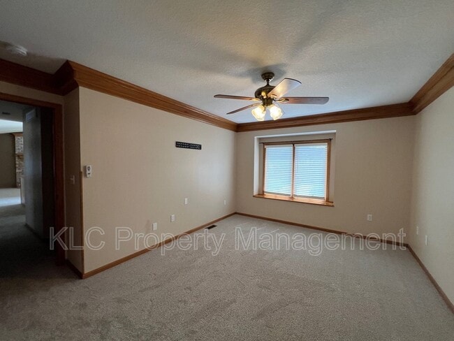 Building Photo - 918 SE Judy Dr