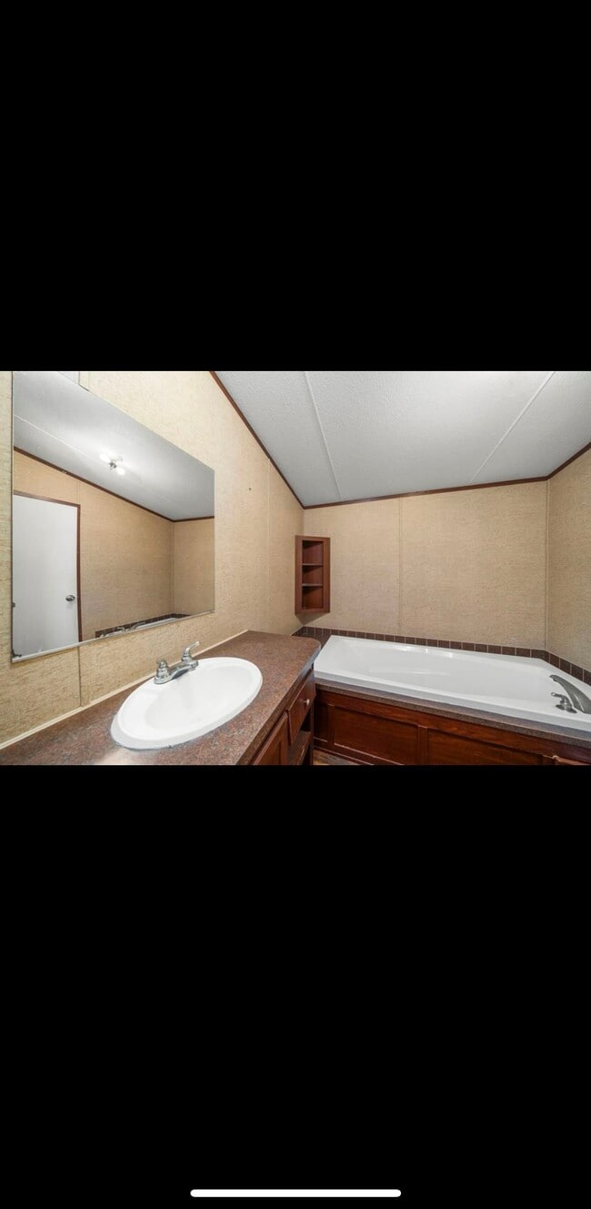 Building Photo - 4018 Krampota Ln