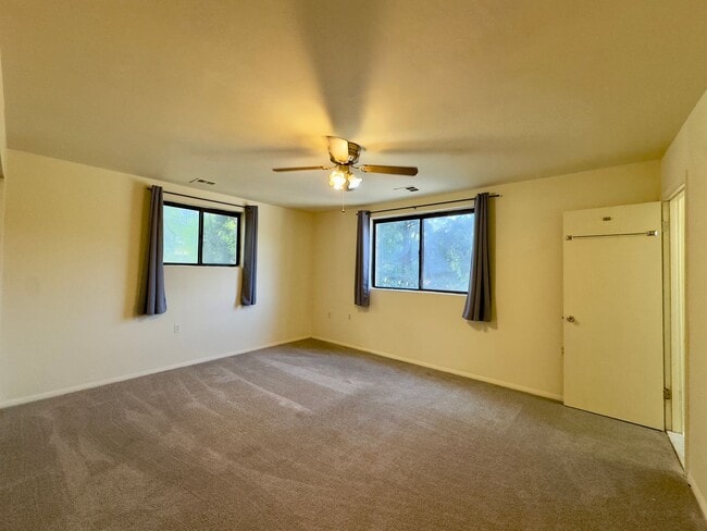 Building Photo - 2 Bedroom Condo in Pikesville/Courthaven