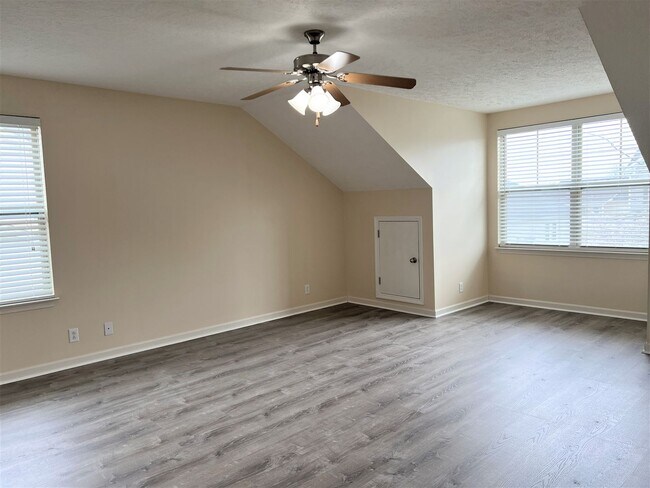 Building Photo - Falsetto Ln