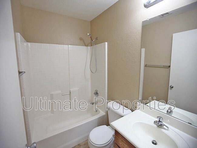 Building Photo - 7722 S 48th Ln