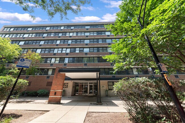 Primary Photo - 2300 N Commonwealth Ave