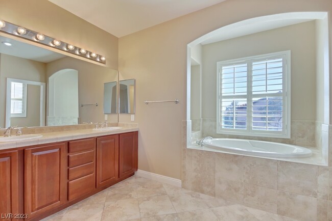 Master Bathroom - 7625 Duet Springs St