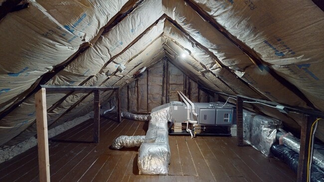 Building Photo - IMMACULATE - Clark / Fulton Area - 3 Bedrooms - 3 Baths - Single Family Home