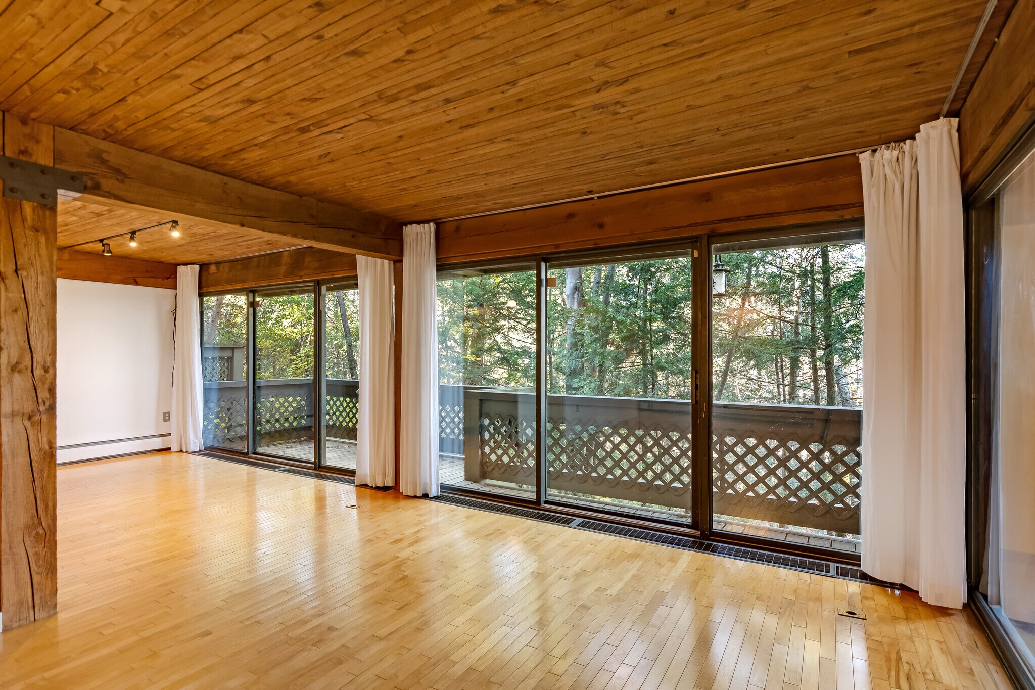 Building Photo - 122 Redrock Dr