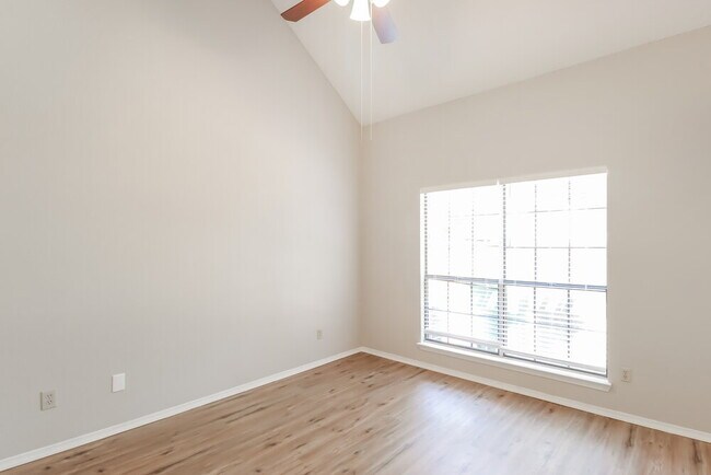 Building Photo - 8841 Elbe Trail