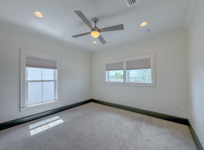 Building Photo - 3026 Gentilly St