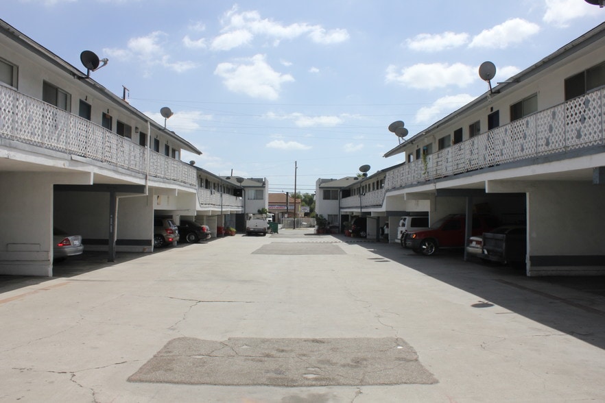 Building Photo - 7119 E Gage Ave