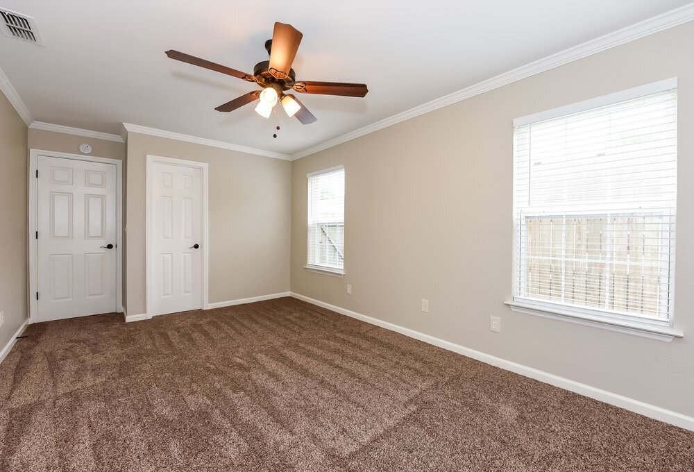 Building Photo - 3932 Rock Creek Dr