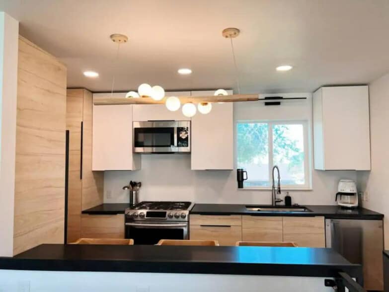 Building Photo - 2392 S 200 W