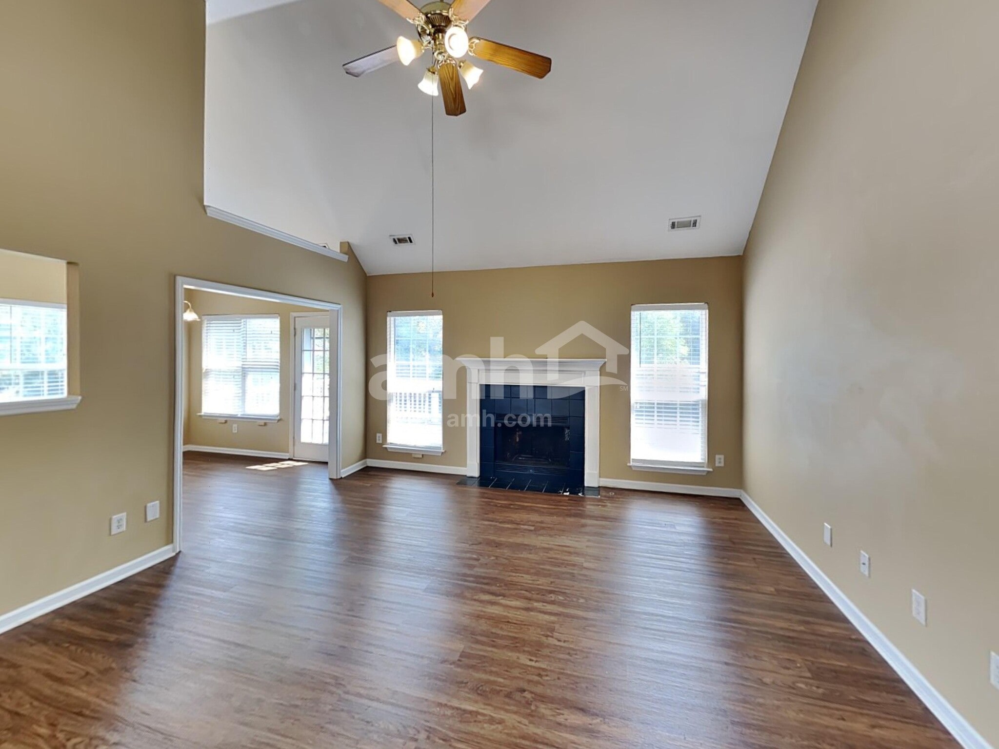 Building Photo - 1732 Shane Dr