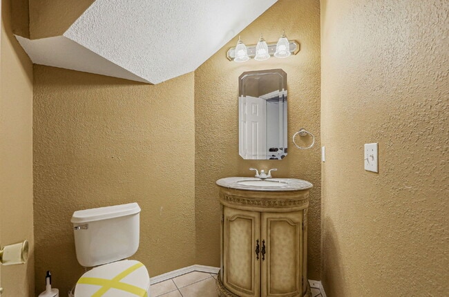 Building Photo - For Rent – 3 Bedroom, 2.5 Bath Home with Mountain Views & Refrigerated Air