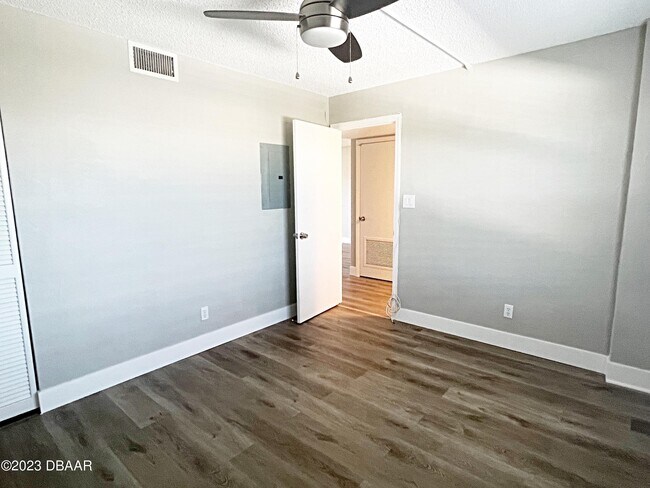 Building Photo - 3100 Ocean Shore Blvd