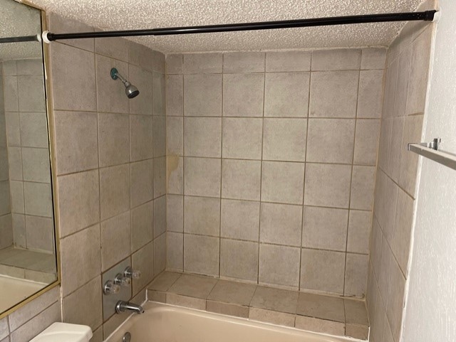 Building Photo - 2820 S Bartell Dr